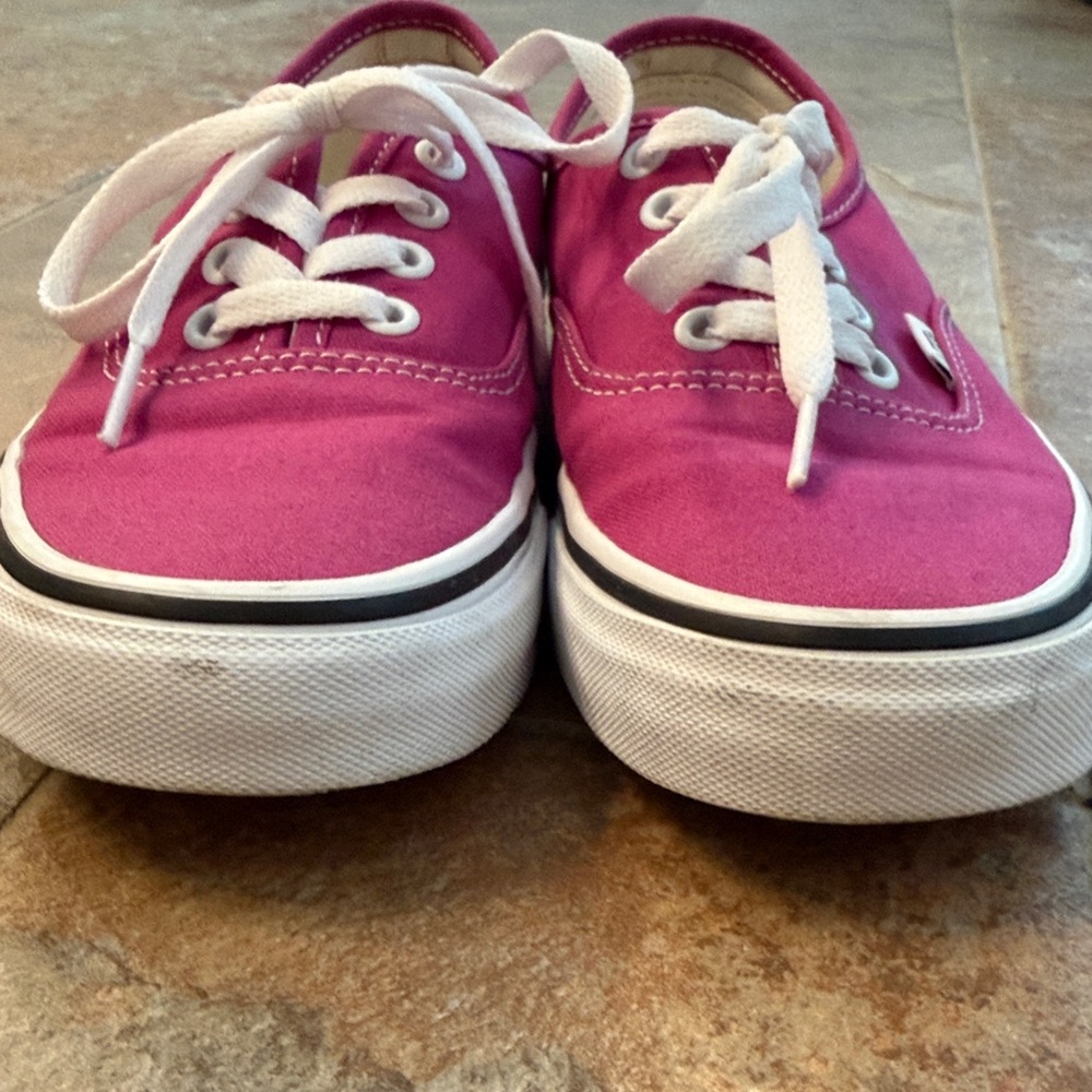 Vans Low-Top Canvas Sneakers in Fuchsia with White Laces - Picture 5 of 5